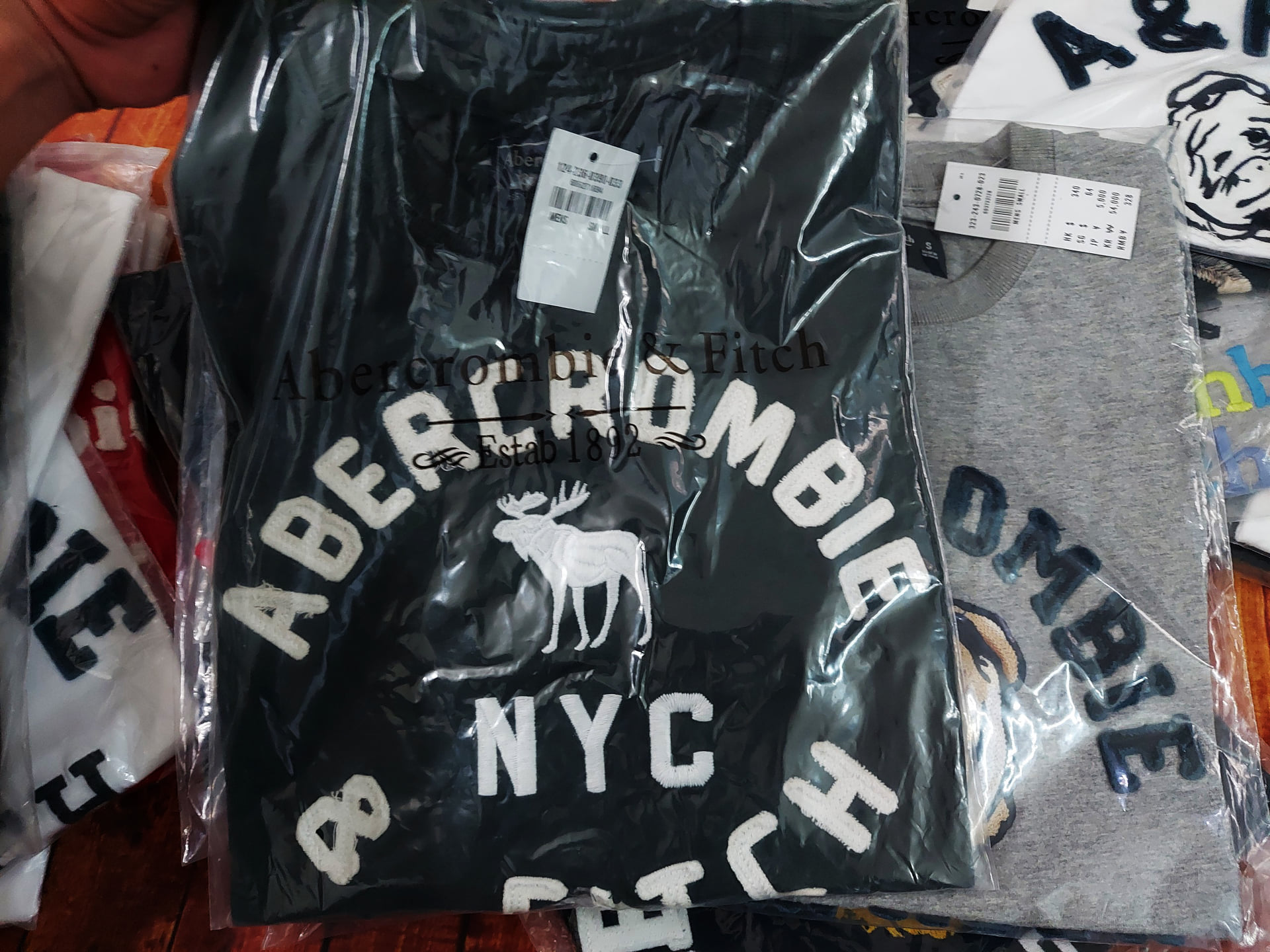 Áo thun Abercrombie NYC Green