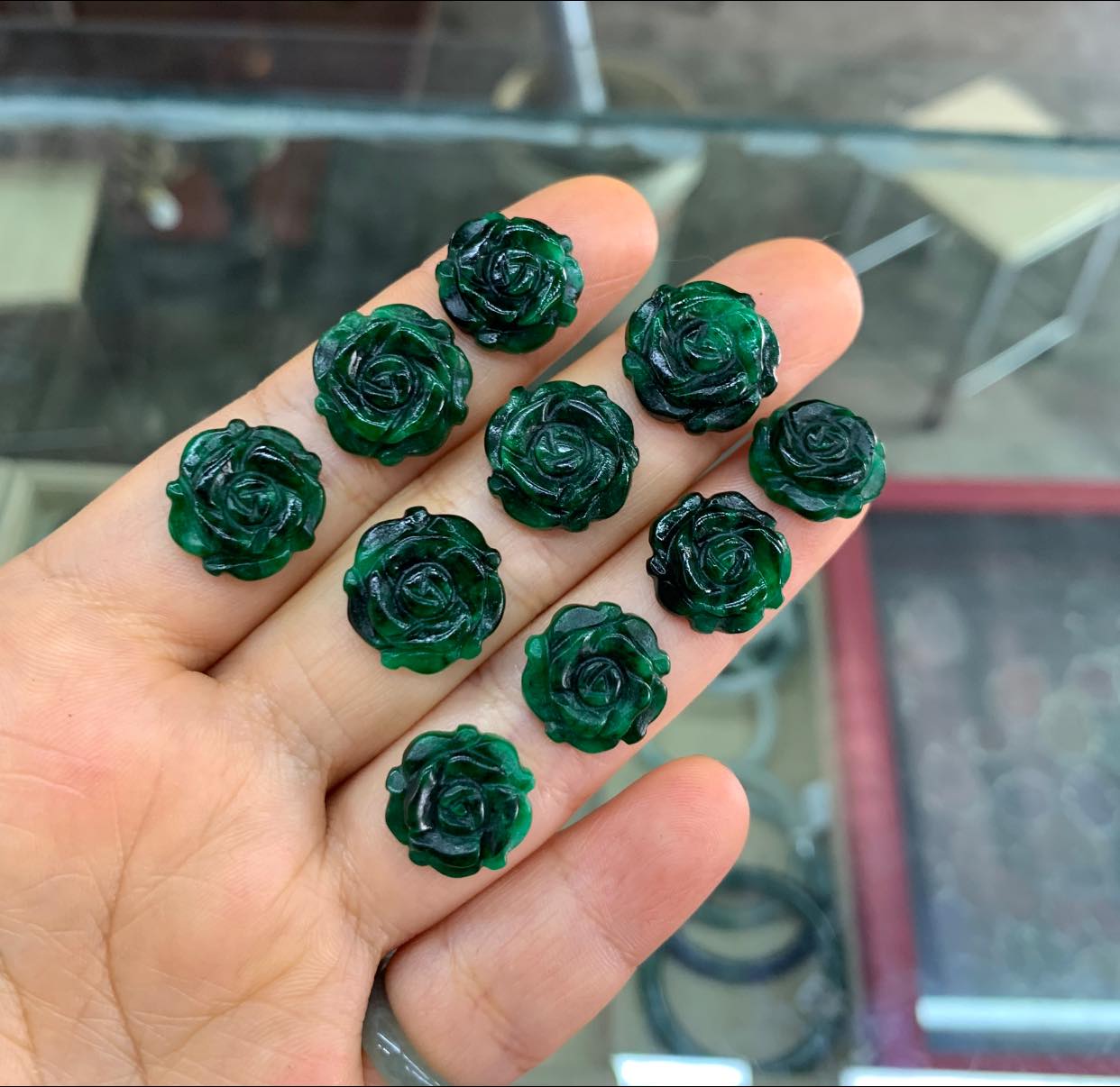 Mẫu đơn đá tự nhiên Cẩm thạch sơn thủy