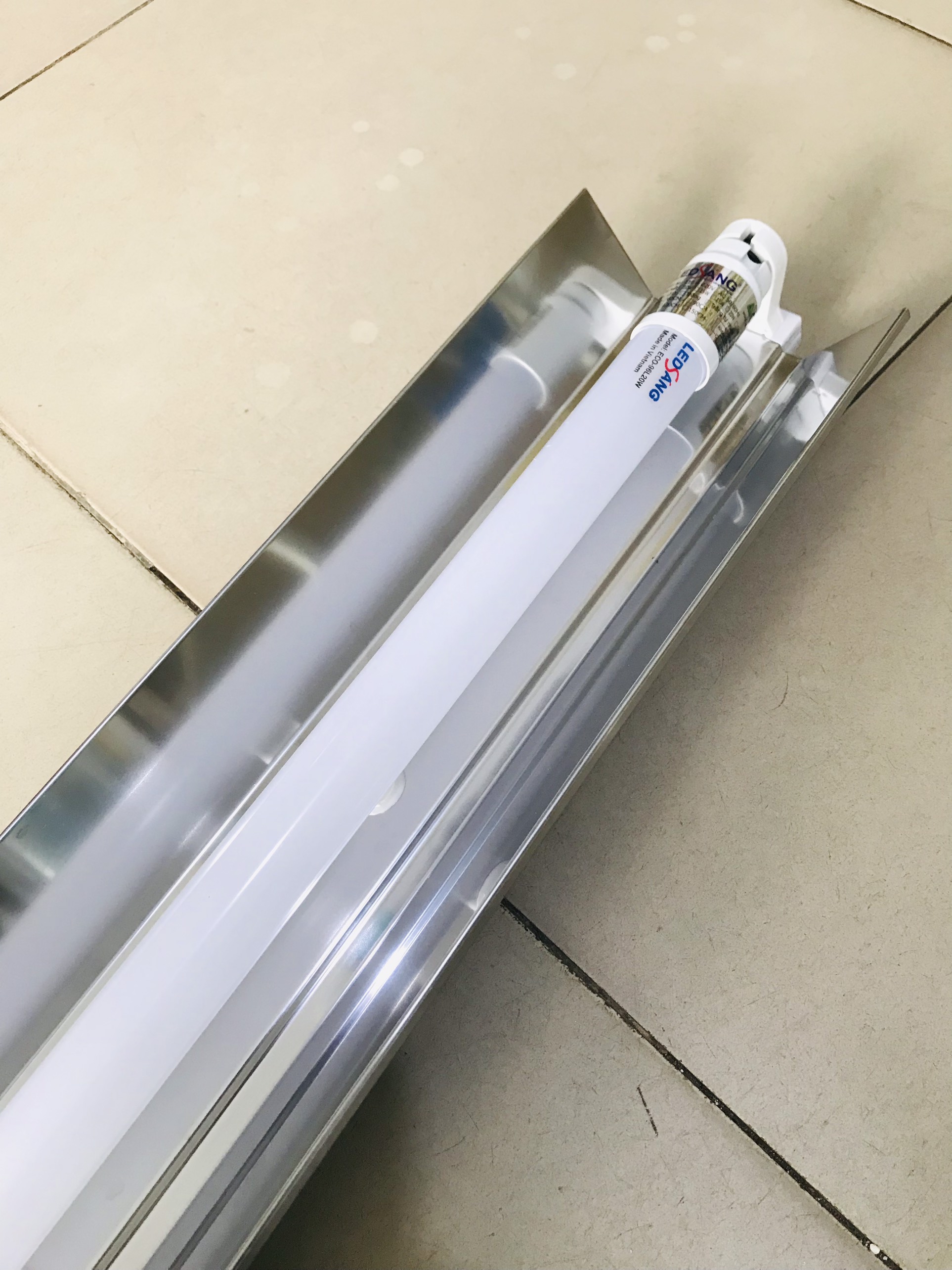 [HCM]Combo 10 máng đèn led 1.2m inox đơn có chóa phản quang