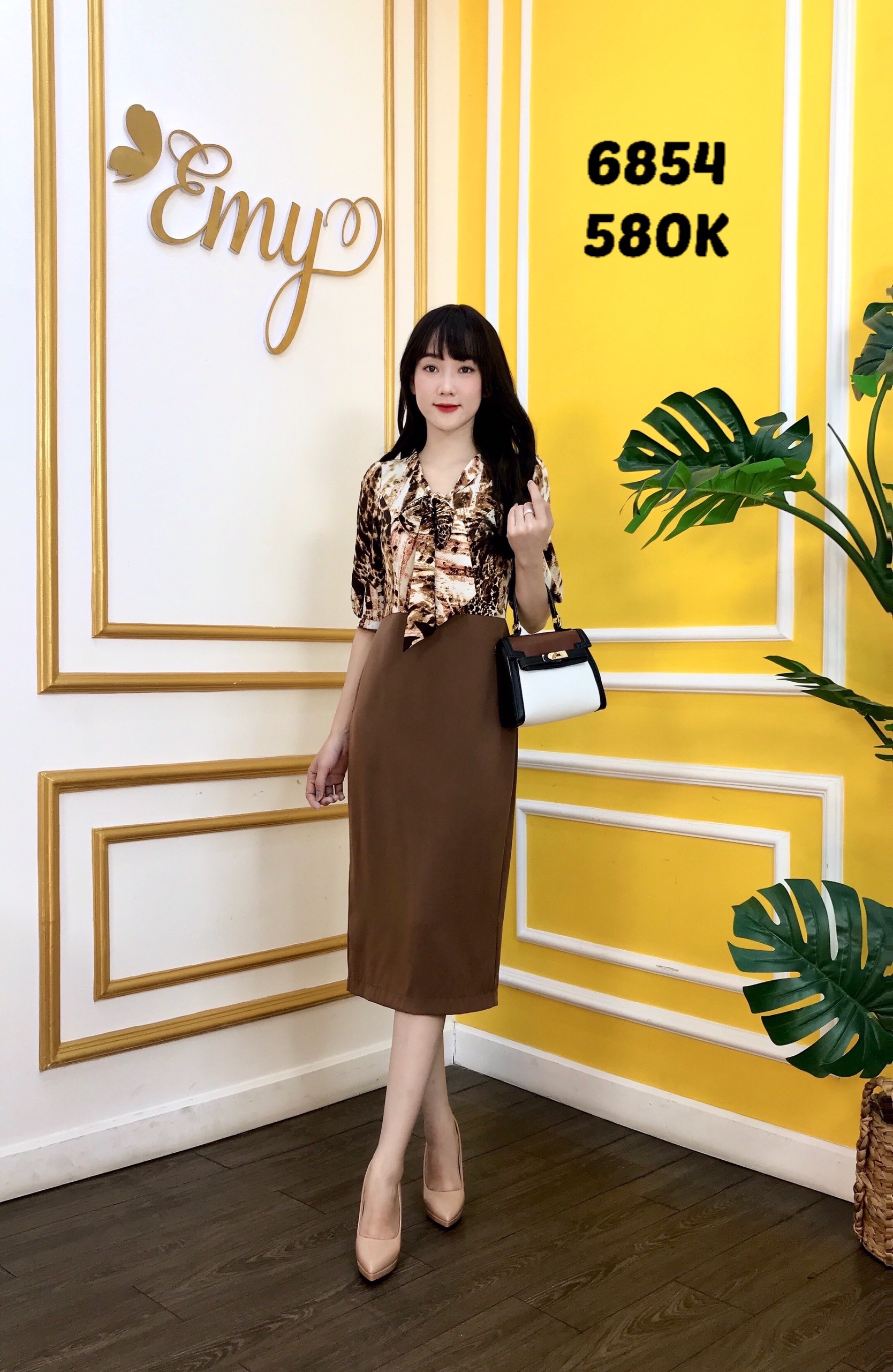 Đầm EMY EM6854 Body Phối Cổ Tim