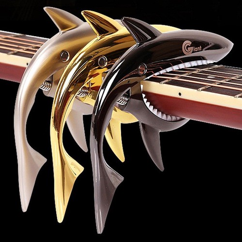 Capo cho đàn guitar hình cá mập