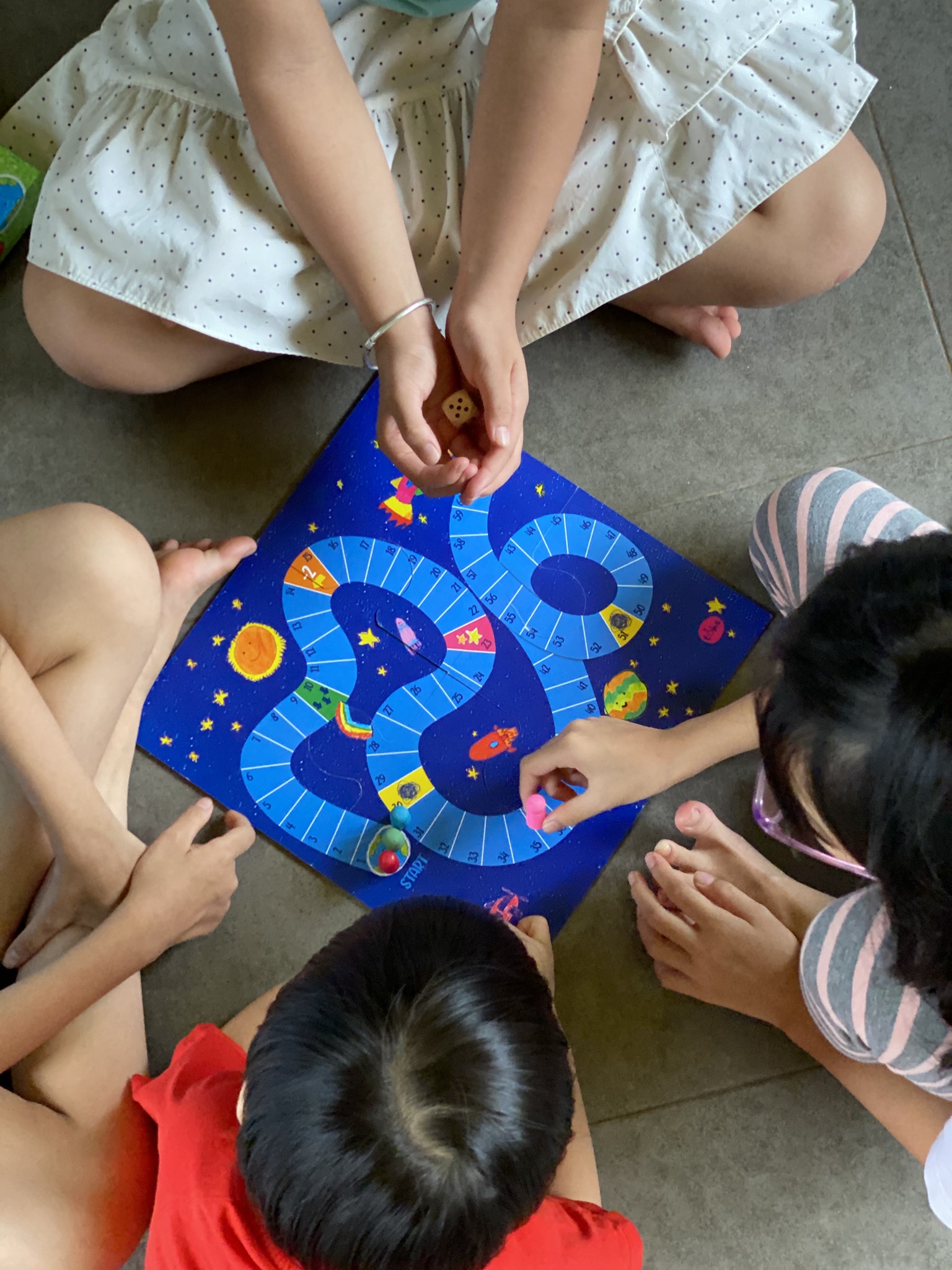 Bộ đồ chơi Cuộc Đua Kỳ Thú (gồm 2 game Cá ngựa và Cuộc Đua Dải Ngân Hà) [Made by Tòhe]