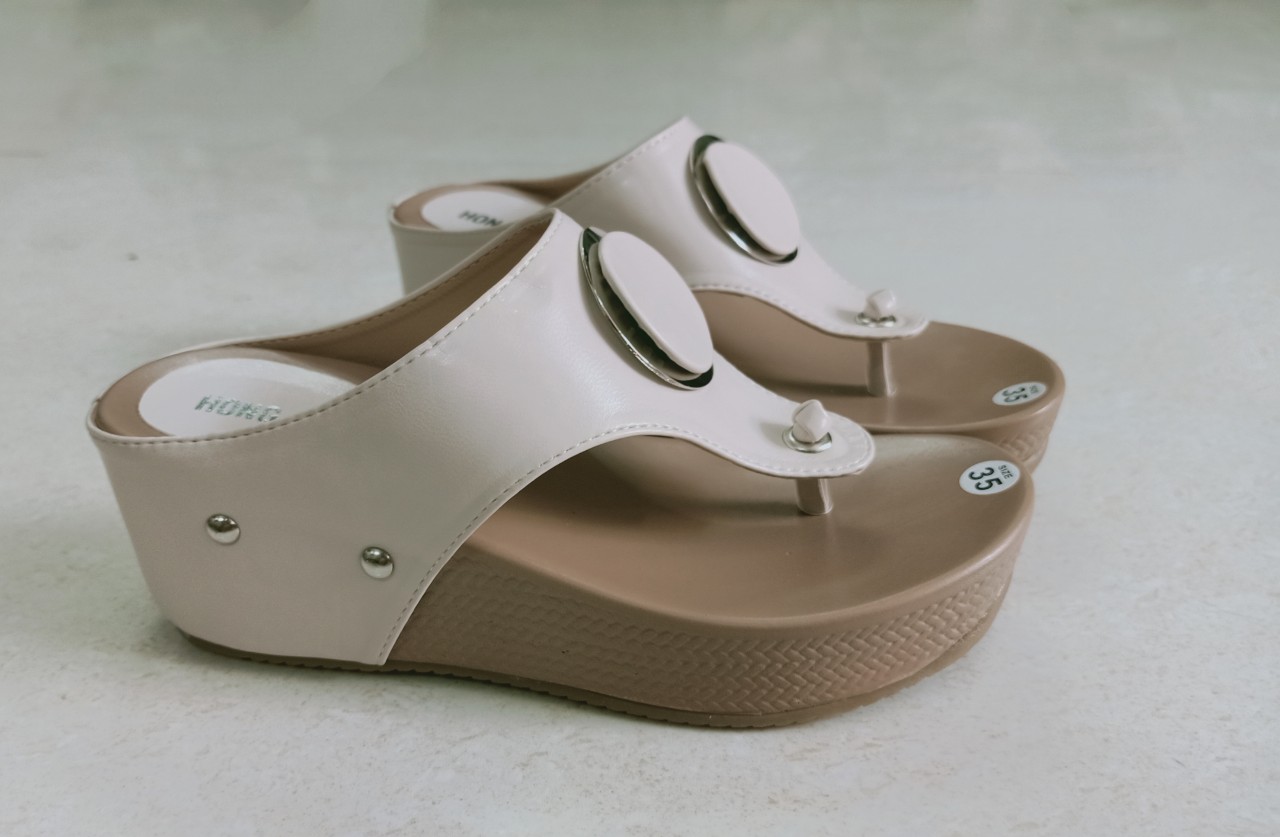 Dép kẹp đế xuồng đế cao su chống trơn