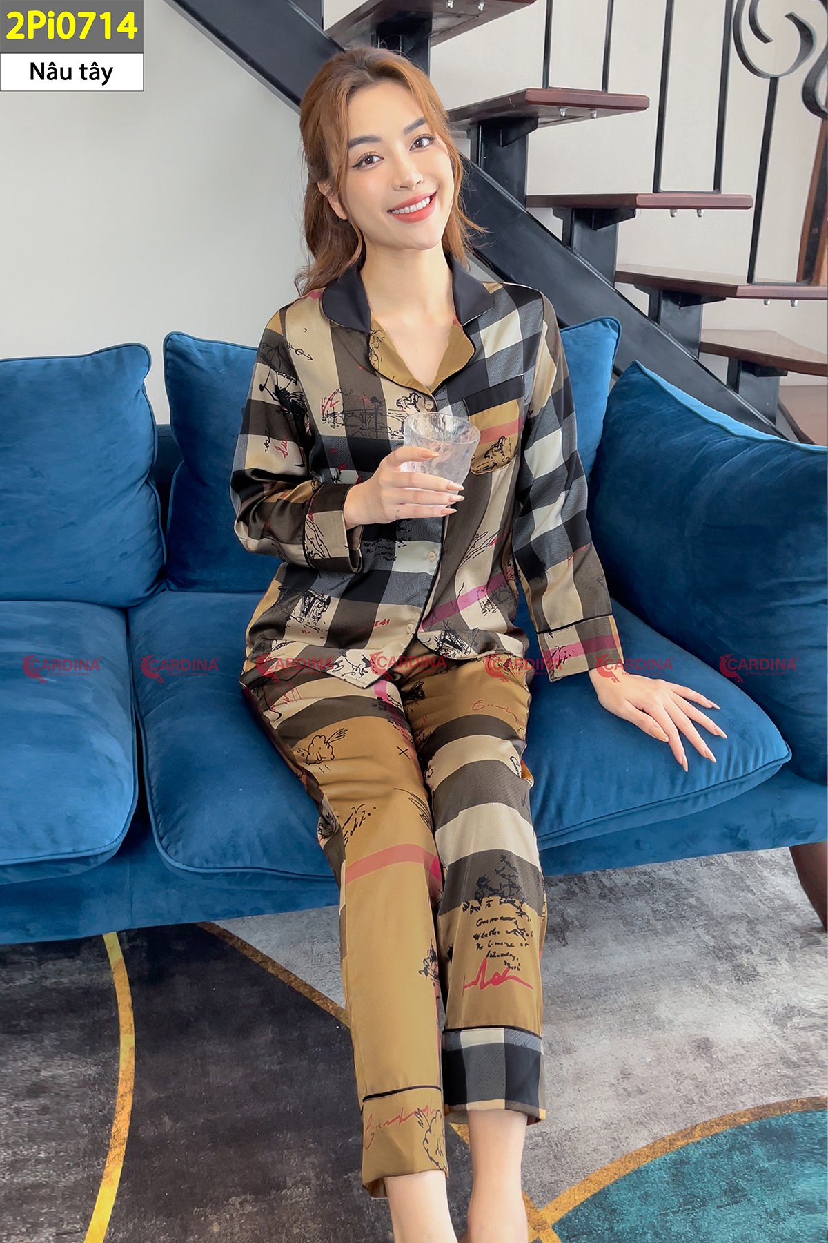 mã 2PI07 - Bộ pijama lụa dài tay phối cổ Cardina