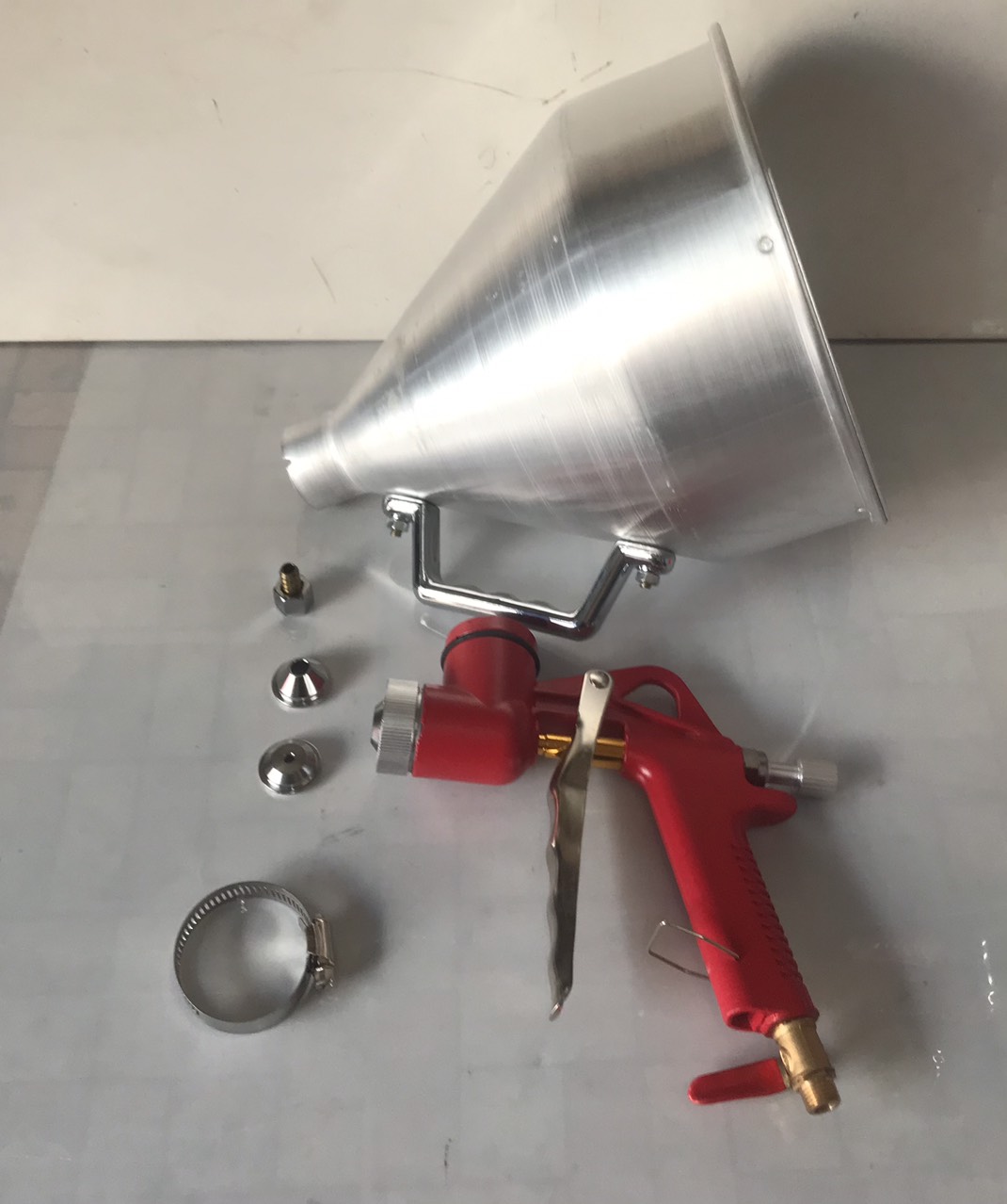 SÚNG PHUN GAI GẤM LÊN TƯỜNG VOLEIT