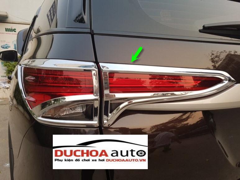 Ốp viền đèn hậu toyota fortuner 2017-2019