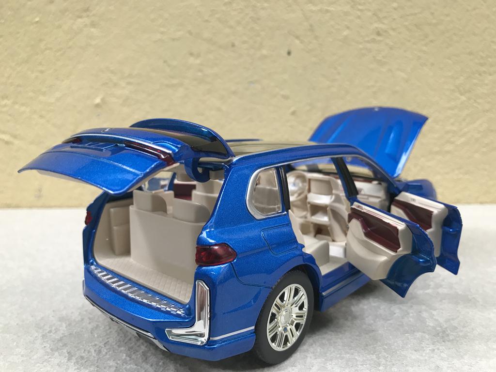 [HCM]Mô hình xe ô tô BMW X7 1:24