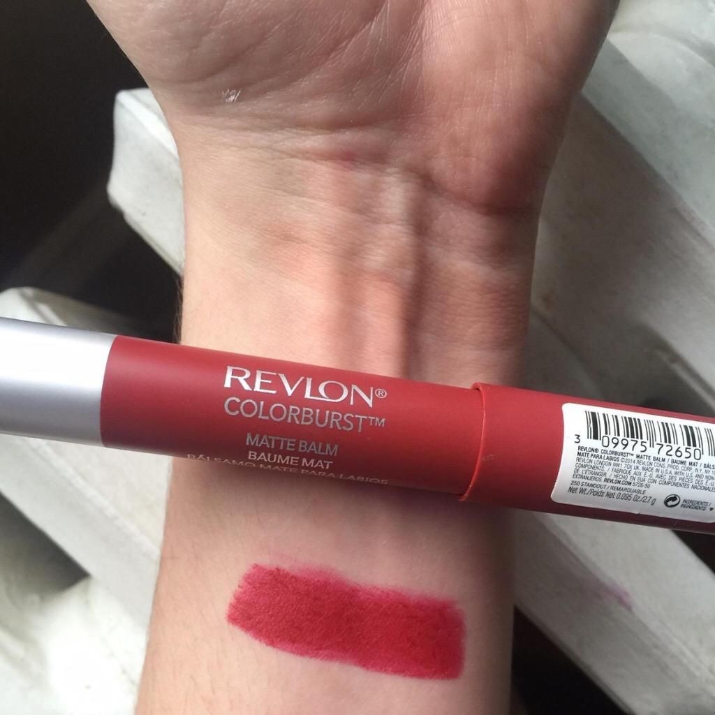 Son bút chì Revlon Matte Balm 250 Standout 2.7g ( Màu đỏ ) Hàng xách tay