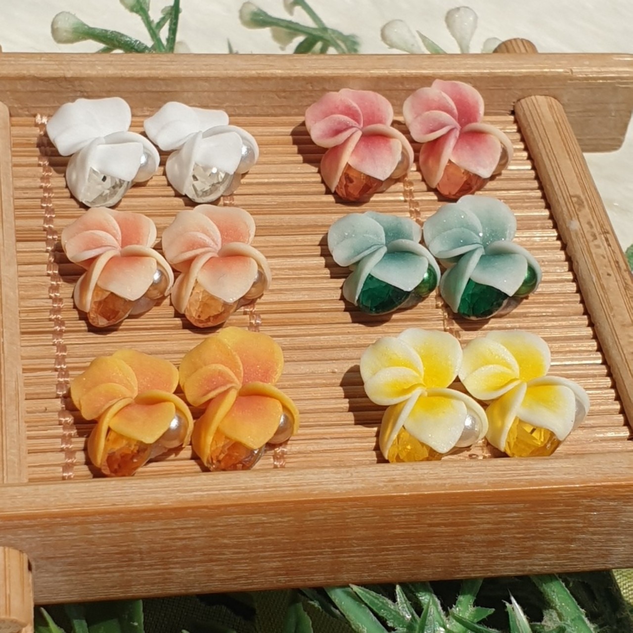 Hoa ly ôm đá - Hoa bột đính móng (combo 4 bông) BYH021