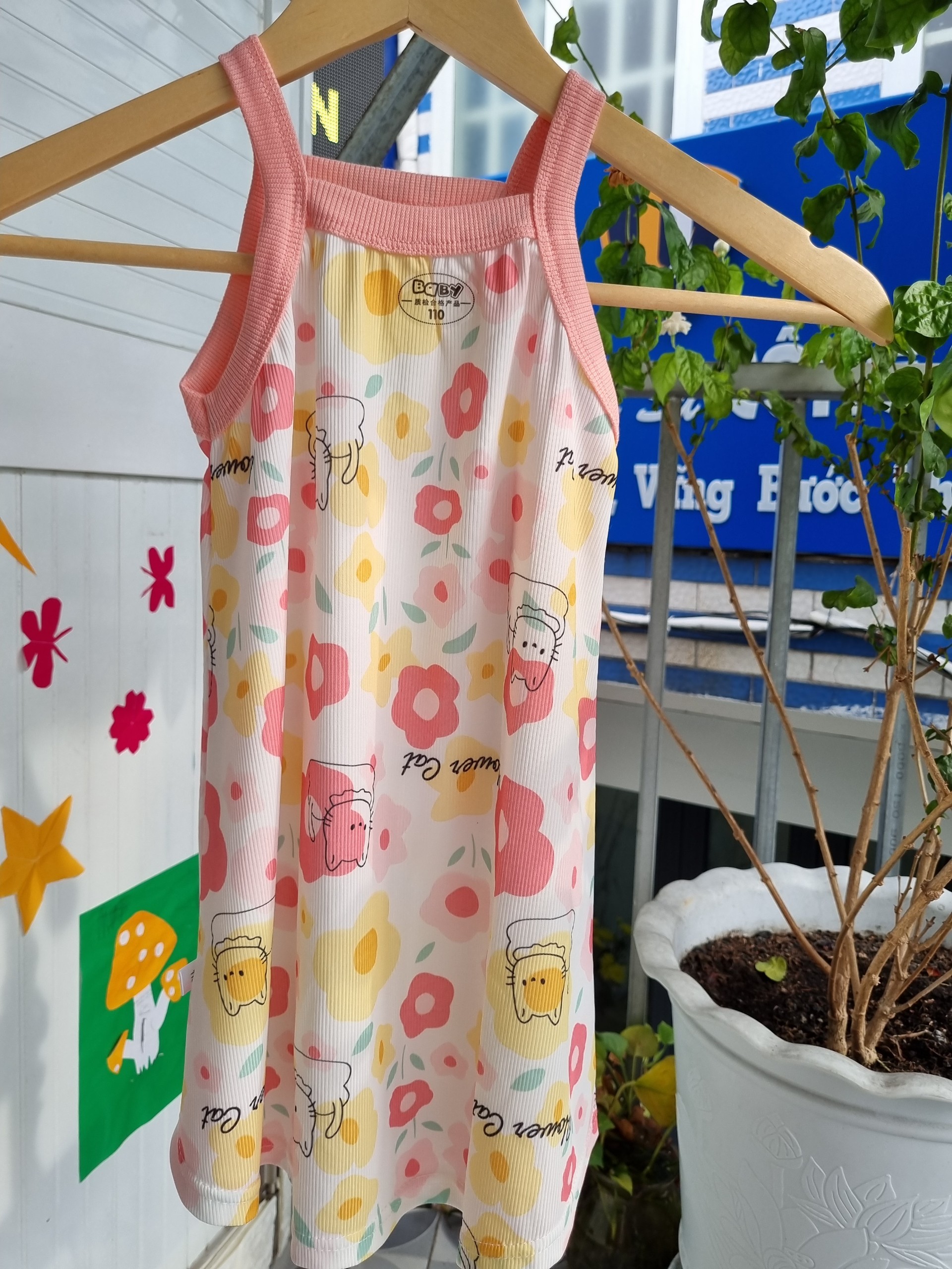 Đầm liền hai dây hoa văn cho bé gái