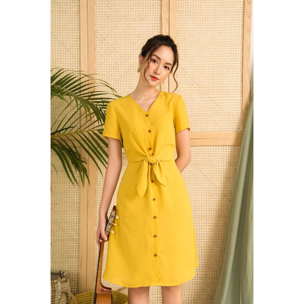 [HCM]Đầm Cotton Lụa Vàng Cột Dây Eo Năng Động