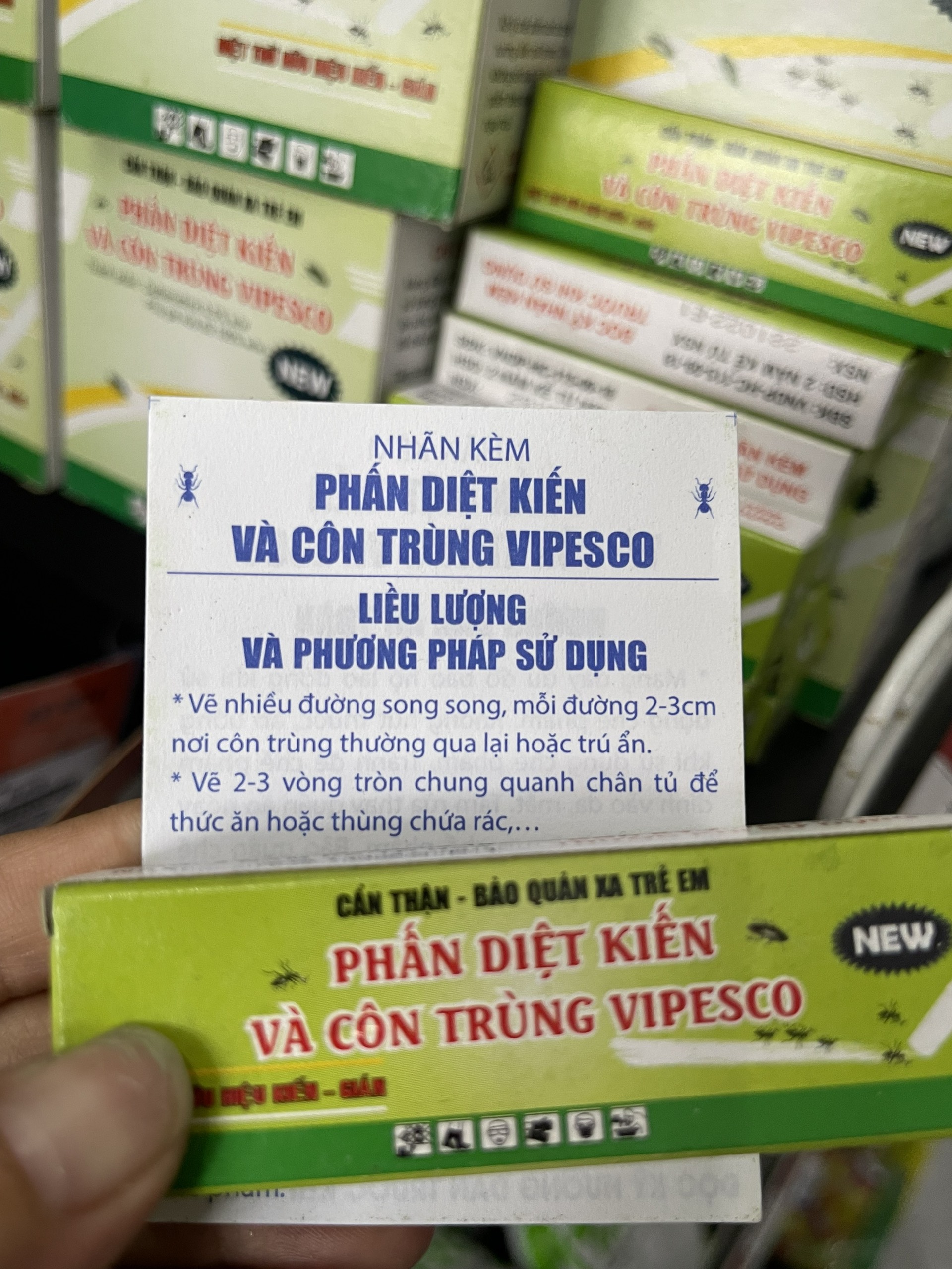 Phấn diệt kiến và côn trùng hộp 2 viên