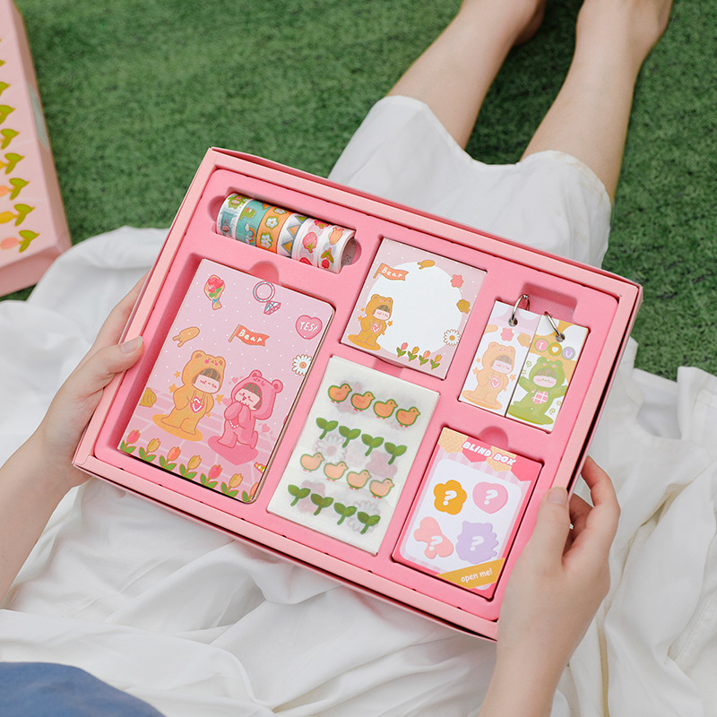 Bộ hộp gồm sổ, note, washi tape, sticker... cute