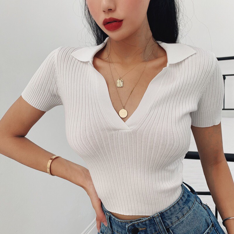 áo coptop tay ngắn có cổ xẻ sâu