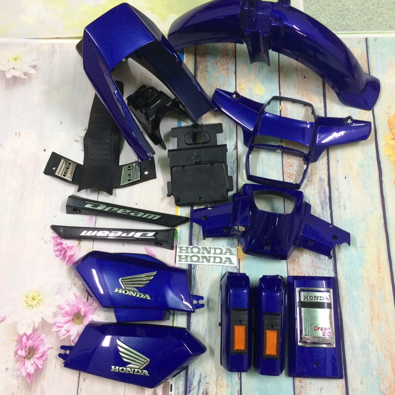 Bộ Vỏ Nhựa - Dàn áo xe Dream 2 - dream việt - thái  màu Xanh GP  ( Tặng Tem ) - nhựa trắng cao cấp ABS LOẠI ĐẸP