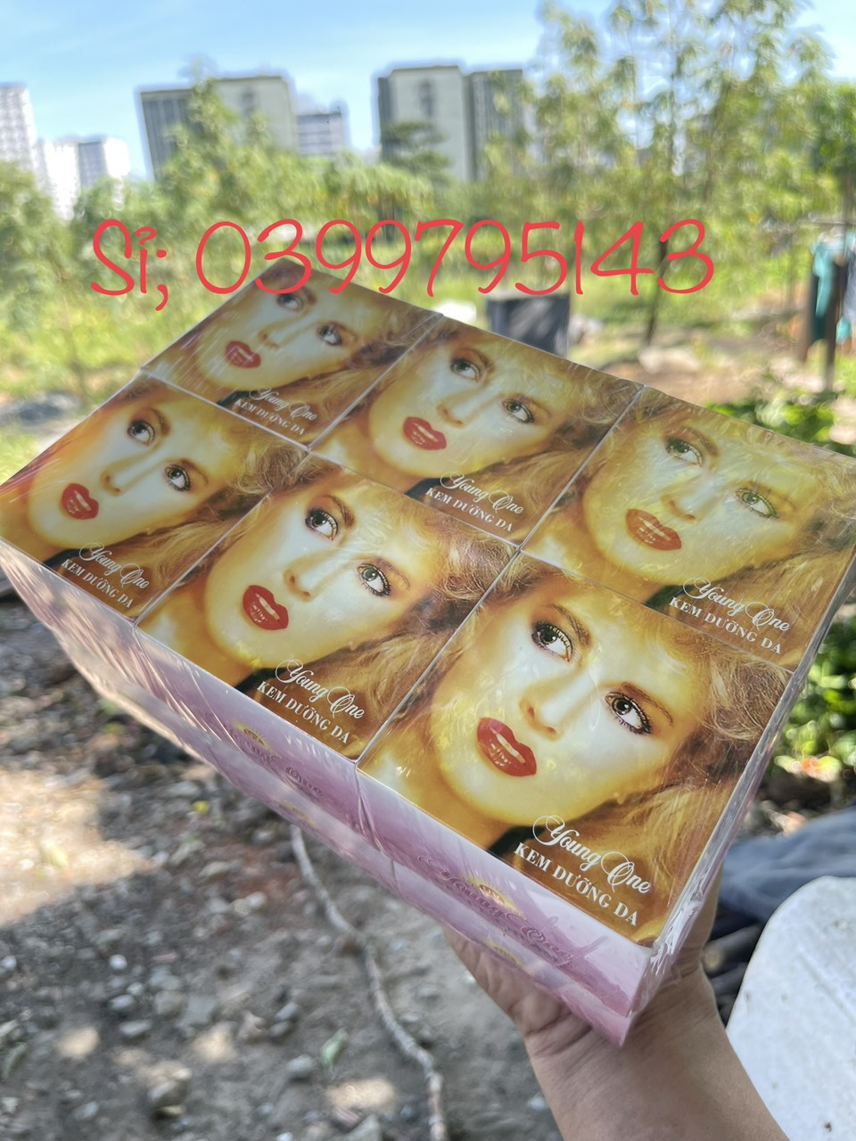 Kem Dưỡng Trắng Da Cô Gái Tóc Xù 20g ( Hà Anh )