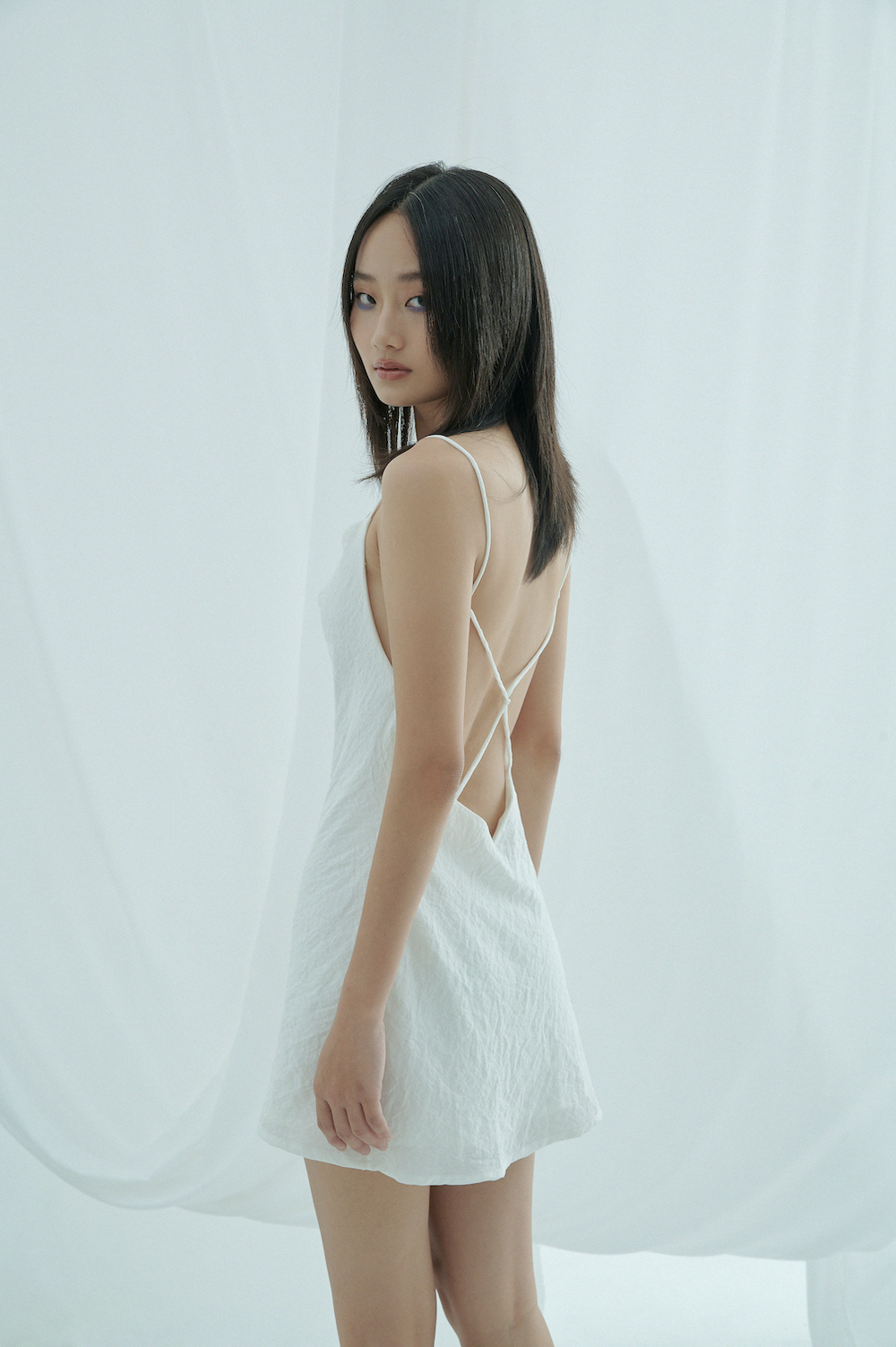 [ LAZXuhuong05 giảm 70K /499K] Đầm mini cổ đổ hở lưng CHEN - Sun Dress