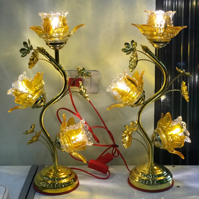 Đèn thờ thủy tinh bóng đèn Led 3 bông cao 45 cm (giá 1 cặp 2 cây)