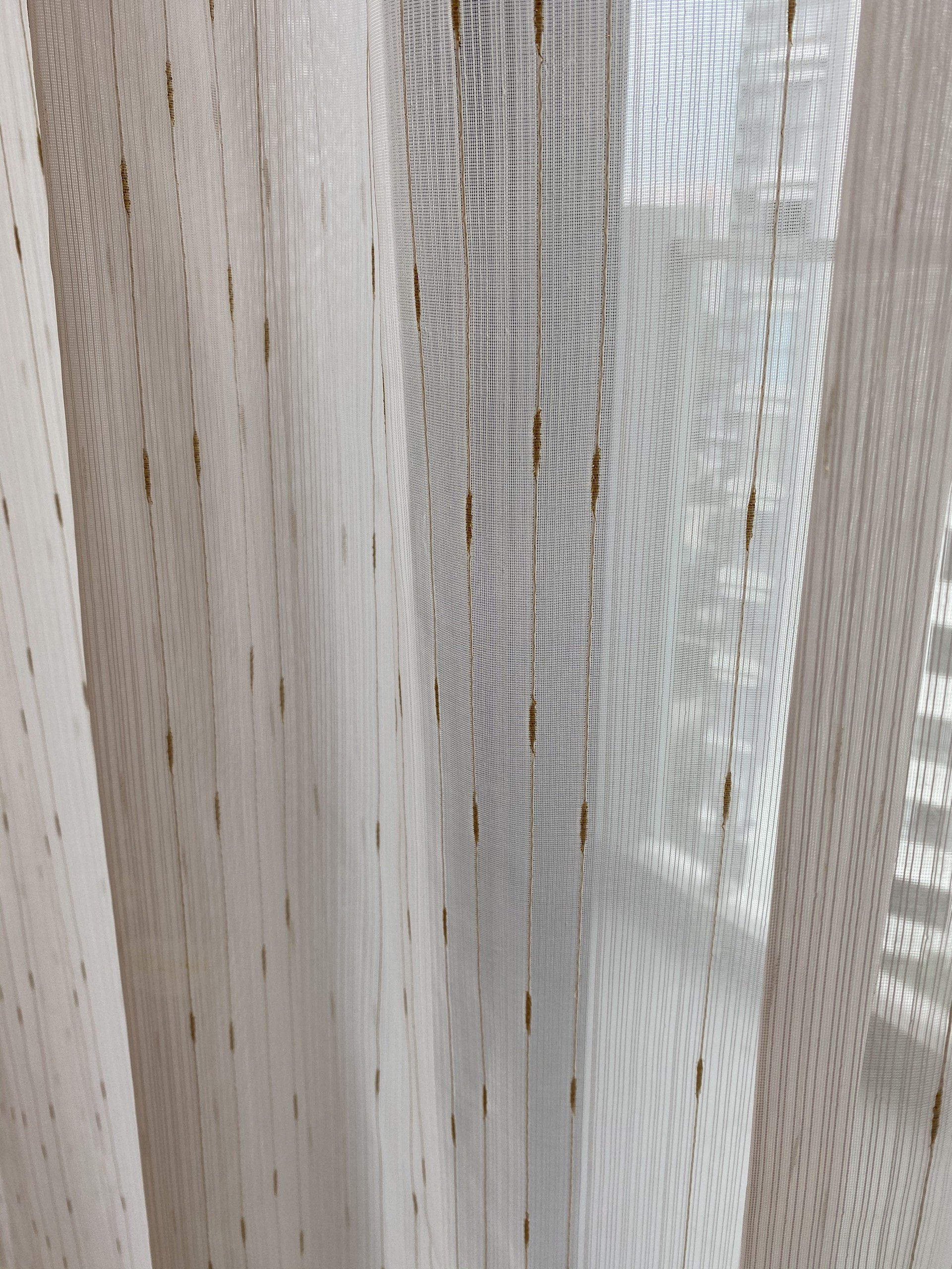 Rèm vải voan trắng điểm mưa Vàng Mang Nhiều Tài Lộc - Rèm trang trí Spa - DEMI Nhận may theo thiết kế inbox