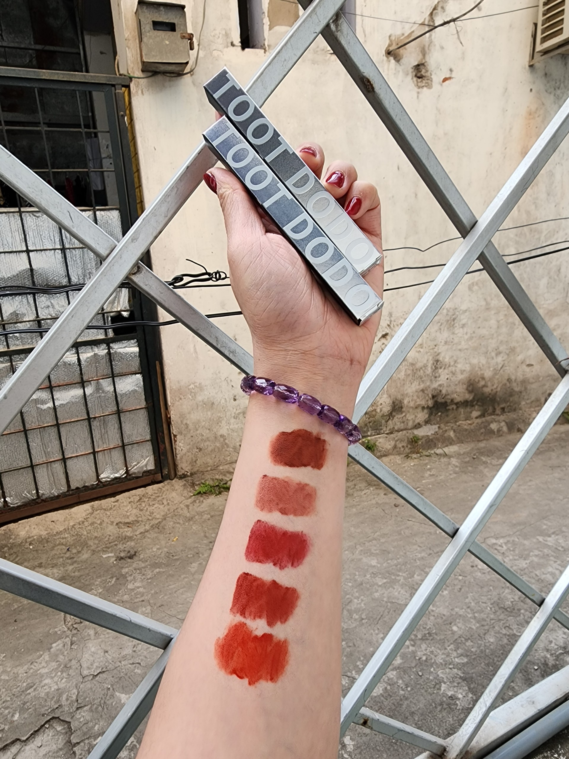 Son kem Toot Dodo vỏ bạc chất lì mềm mướt