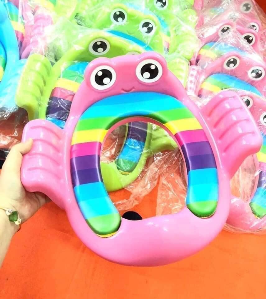 BỆ NGỒI VỆ SINH CHO BÉ