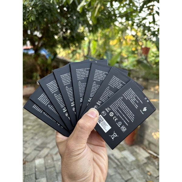 pin vsmart bee 3 mới hãng v230