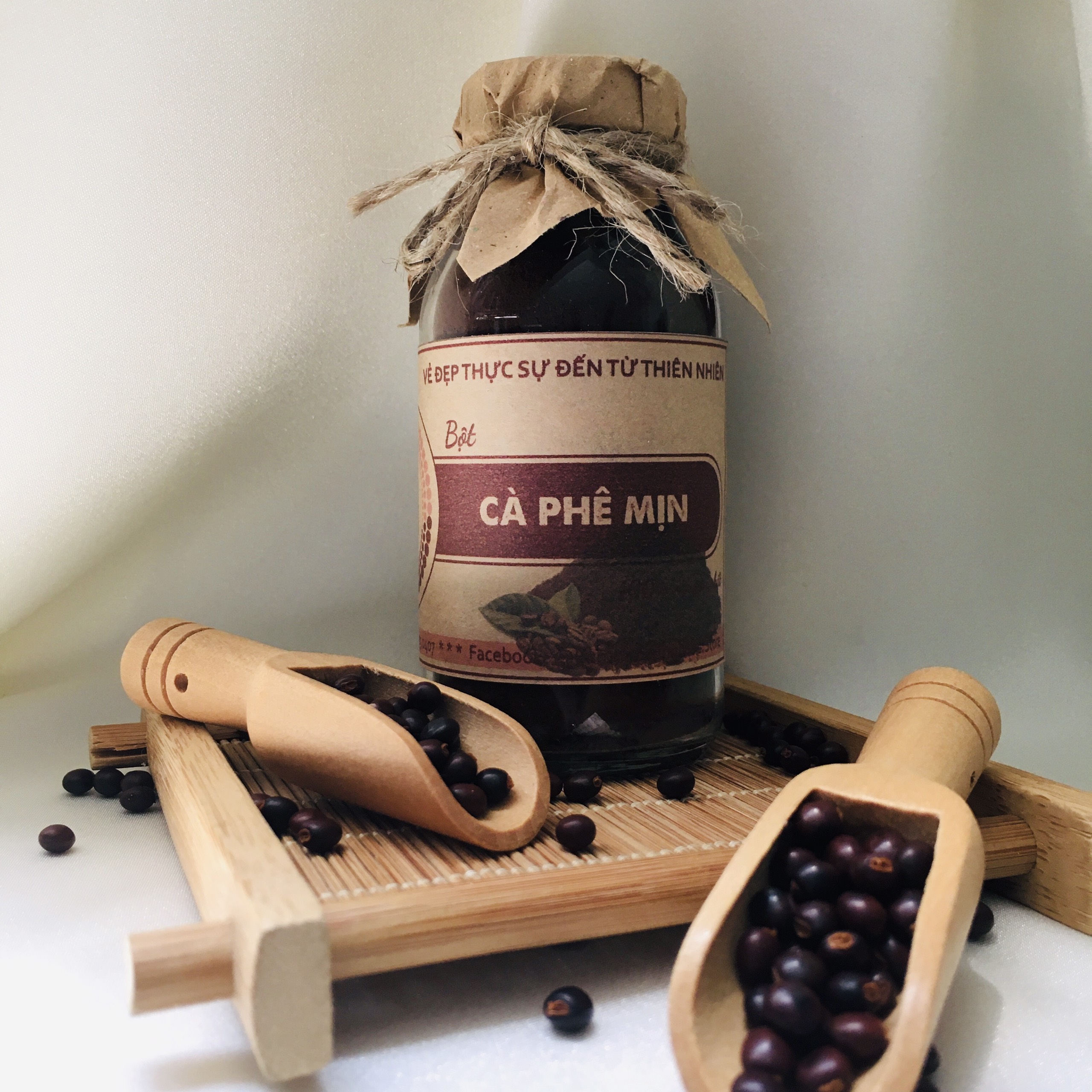 finely ground coffee powder for face