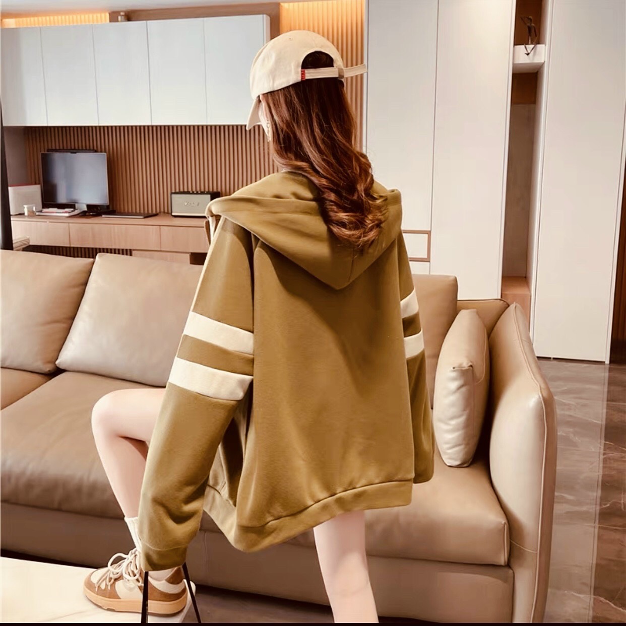 Áo Khoác Hoodie Nam Nữ Form Rộng Chất Liệu Nỉ Dày Dặn Khóa Kéo Tay Phồng Phối Màu Cá Tính Hot Trend