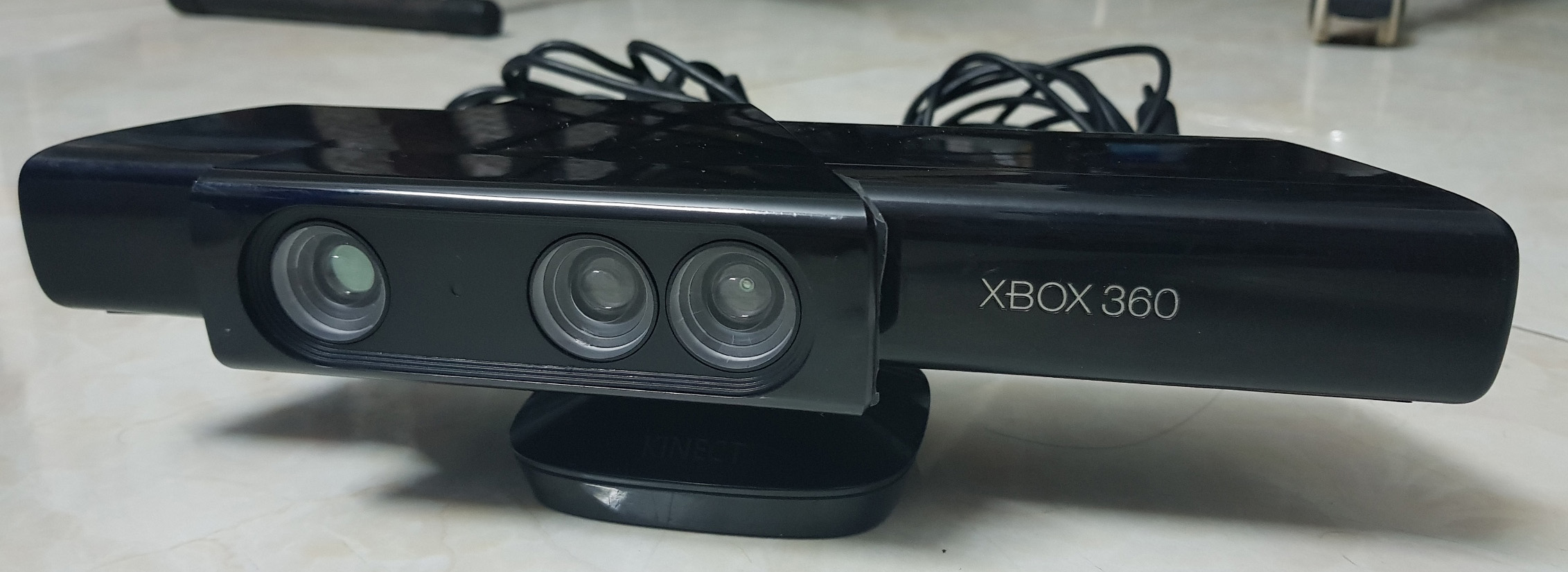 Kinect xbox 360 + thấu kính góc rộng + nguồn dùng cho PC .