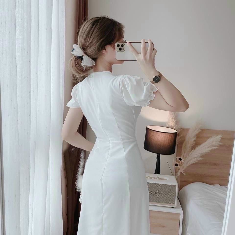 Đầm trắng nút bọc xẻ tà