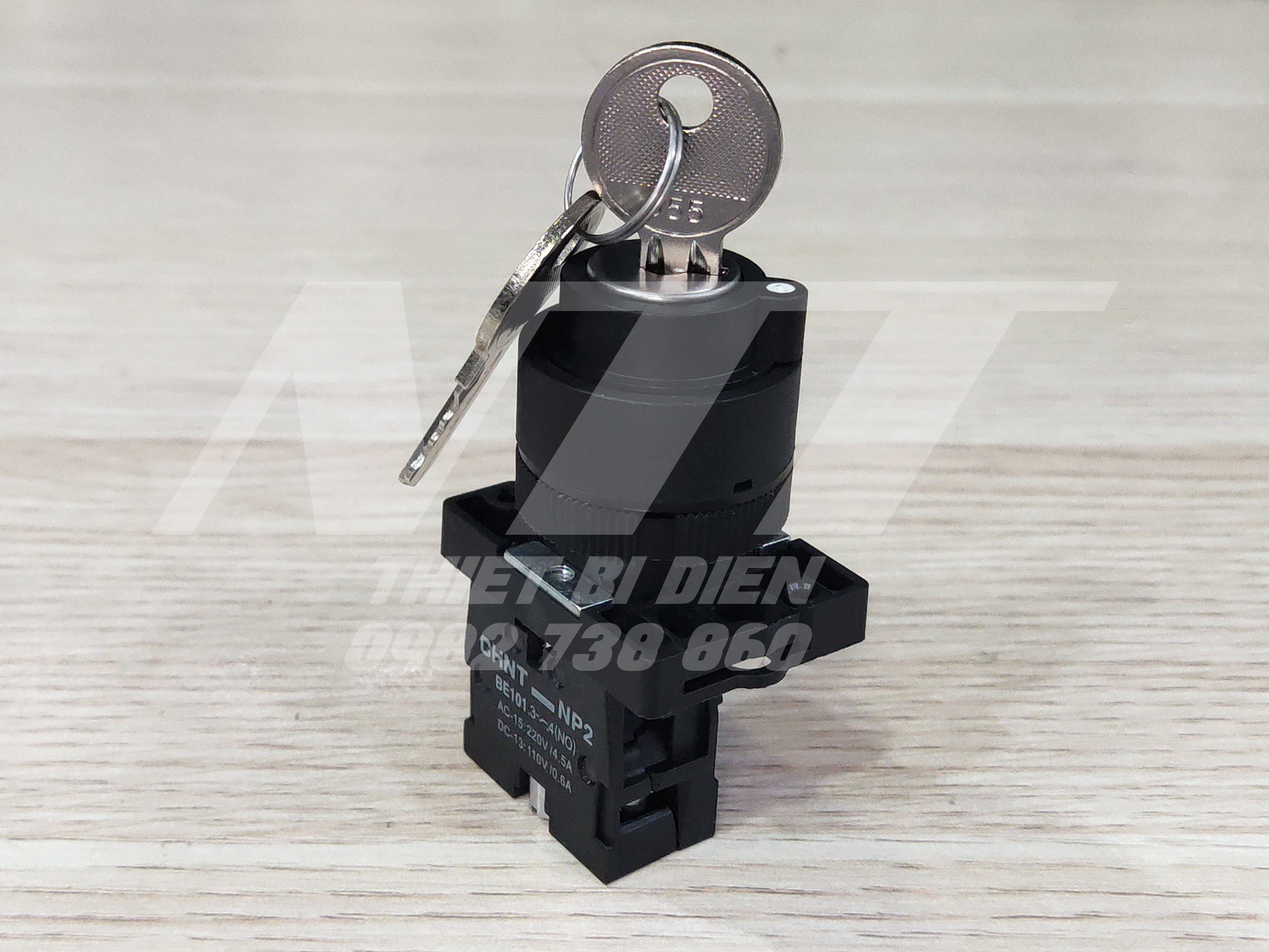 Công tắc xoay có chìa khóa 2 vị trí, 3 vị trí np2-eg21, np2-eg33, np2-eg41,np2-eg53 chint