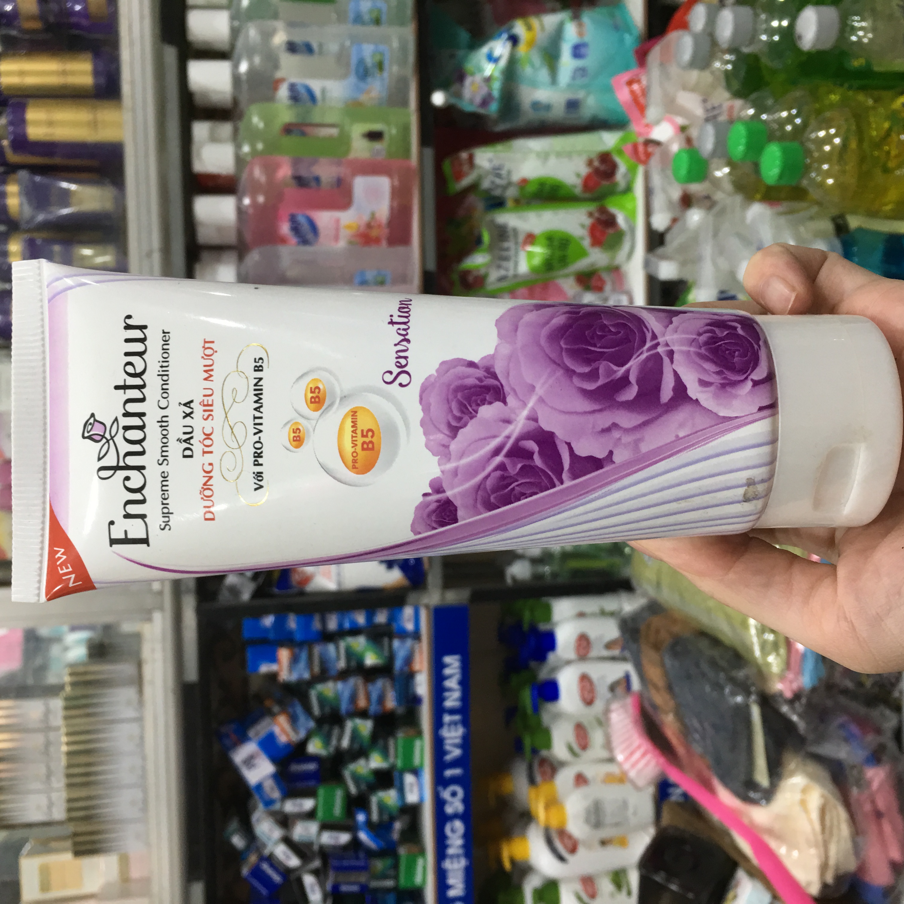 Dầu xả dưỡng tóc siêu mượt Enchanteur Sensation 170g