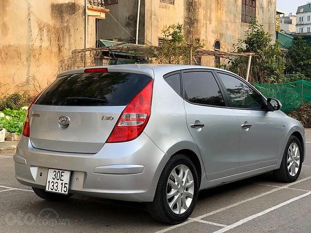 Nẹp chân kính chắn gió Hyundai I30(1 bộ)