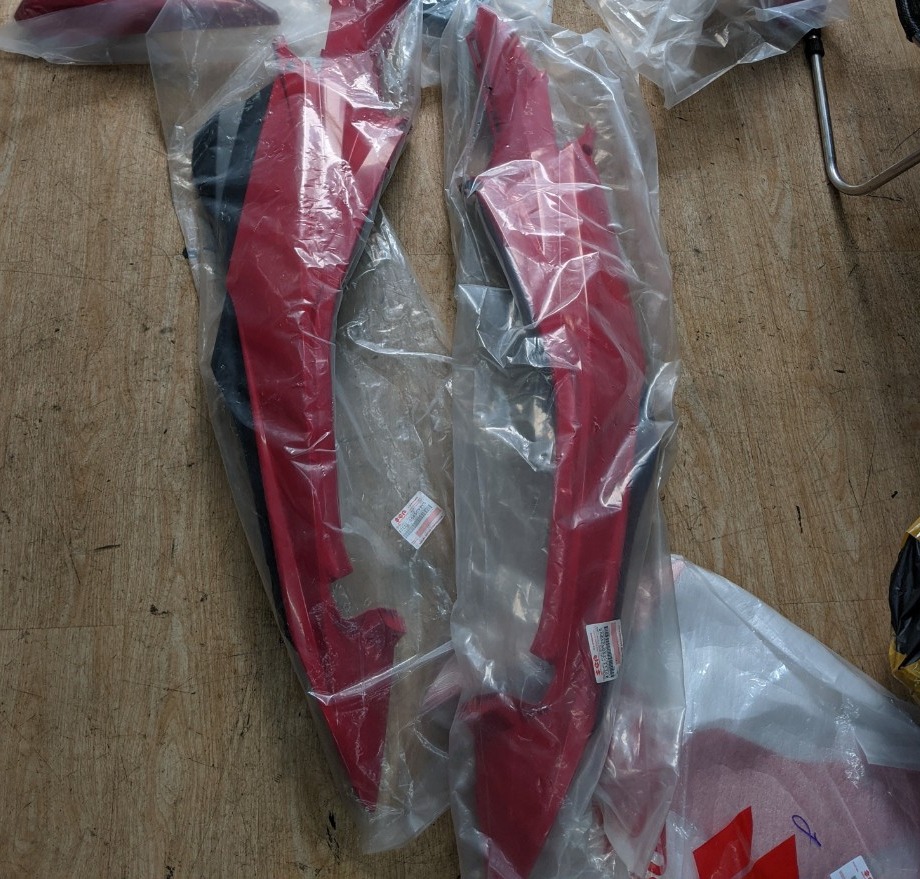 [HCM]Cặp bụng Satria Raider Xăng Cơ đủ màu sản xuất tại Suzuki Indonesia