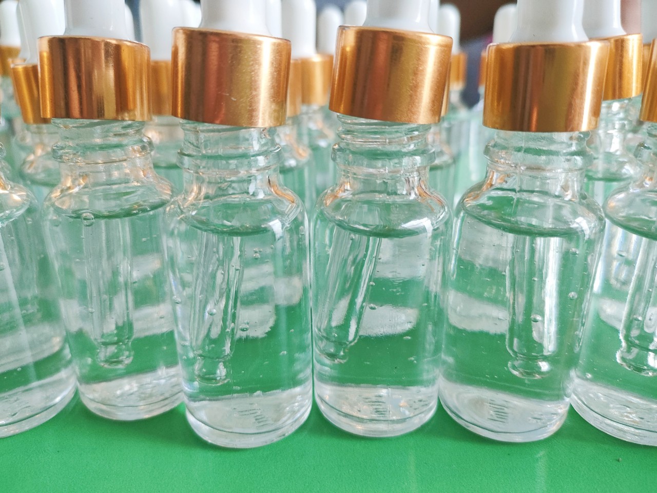 SERUM DƯỠNG TRẮNG, CẤP ẨM VÀ TRẺ HÓA DA 1 lit thảo dược thiên nhiên an toàn