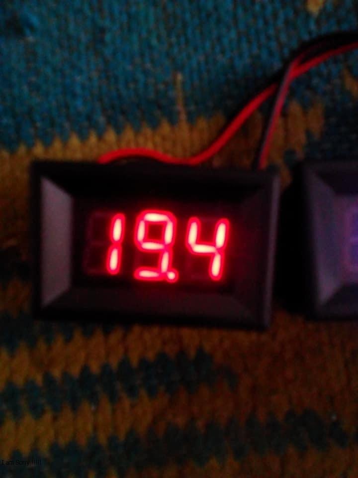 Đồng hồ báo Volt cho xe máy