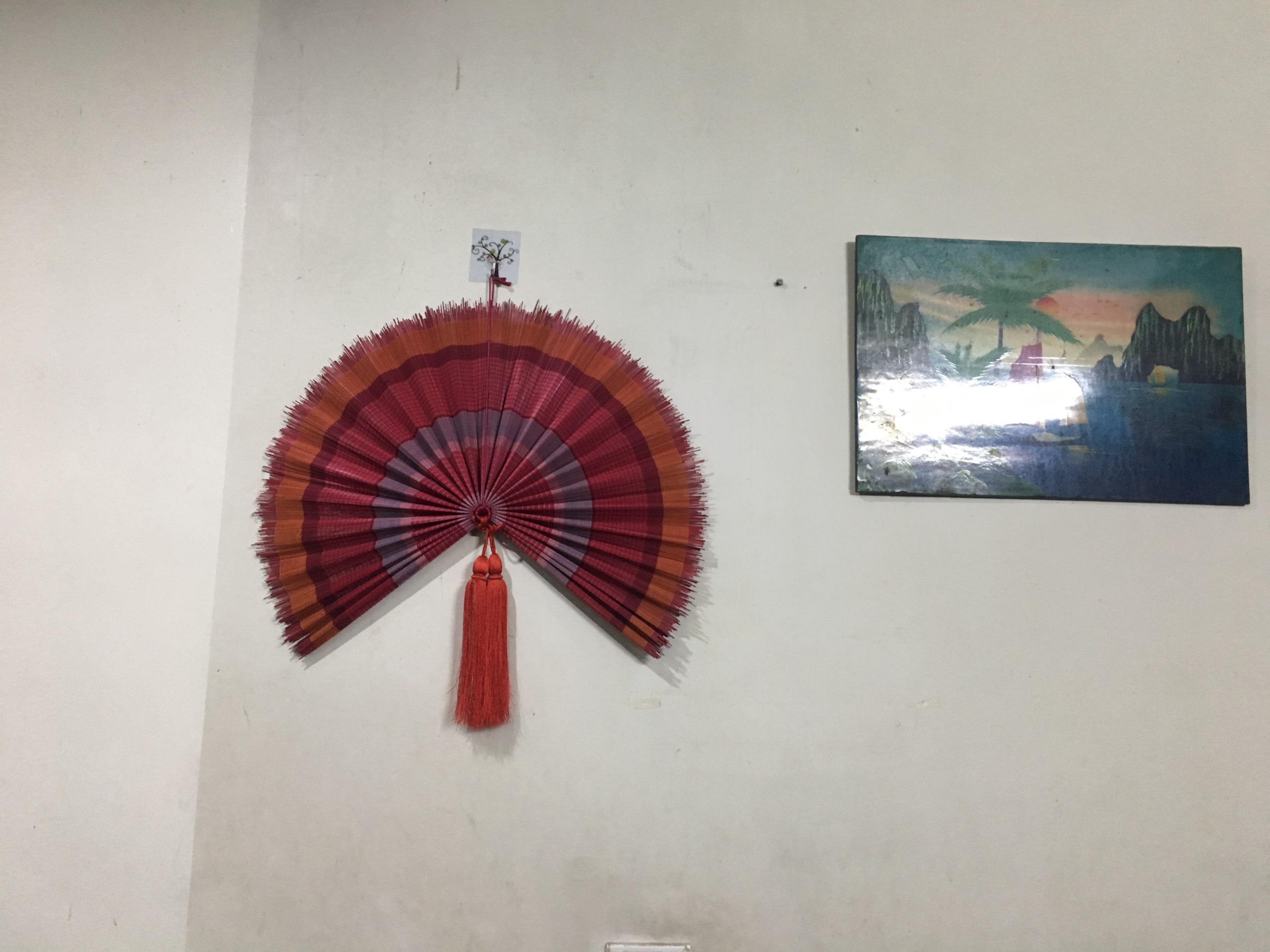 Quạt Tròn Trang Trí Treo Tường