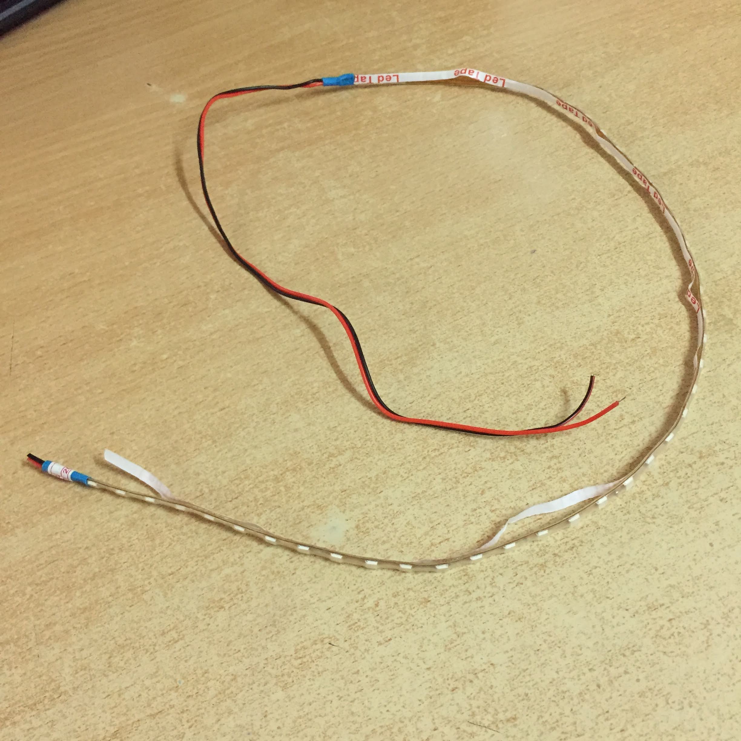 Đế pin 9V kèm công tắc và đèn led dùng để trang trí và chế tạo