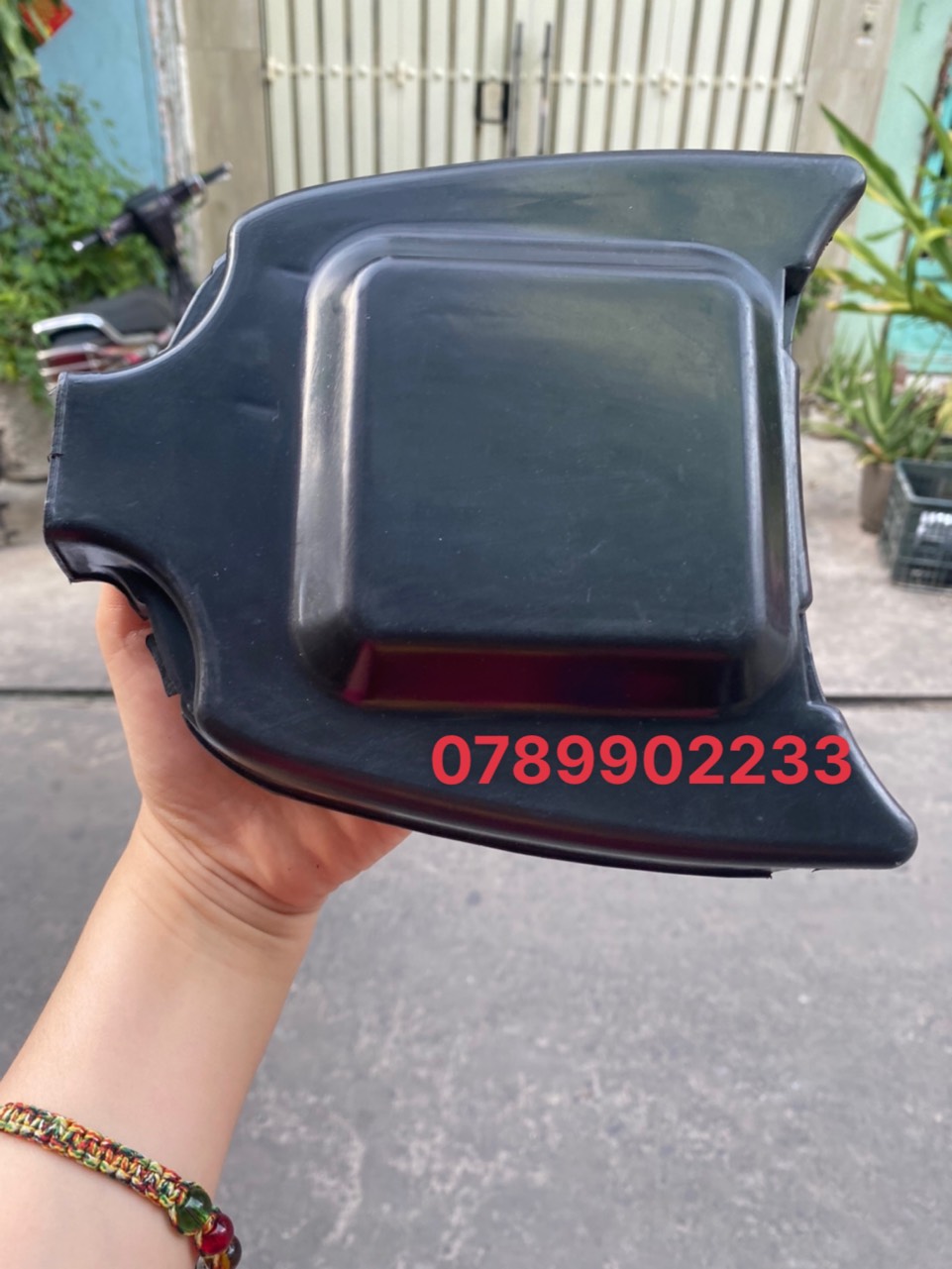 NẮP NHỰA ĐẬY BÌNH ẮC QUY XE CHALY
