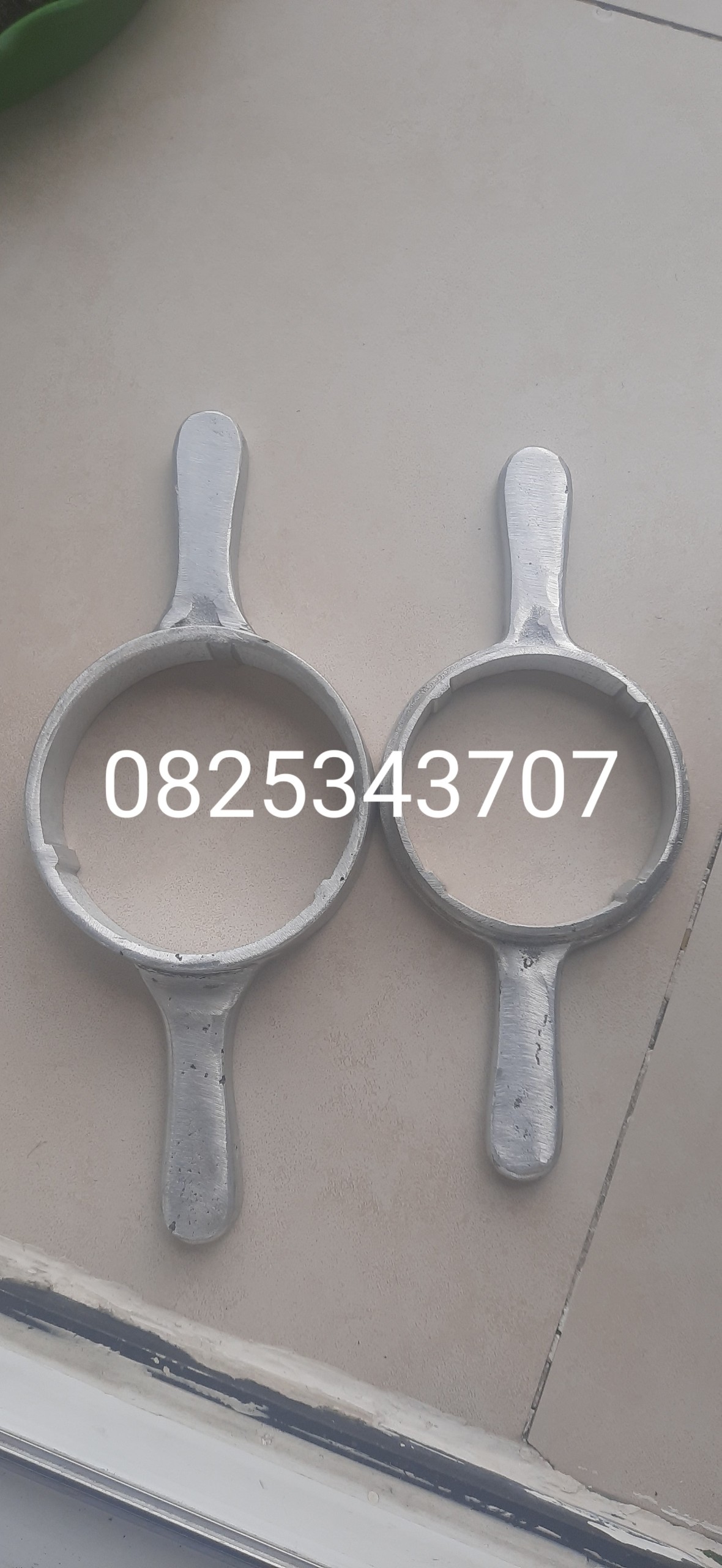 Cây vặn và mở nắp bình nước 20L Nhôm(p100)