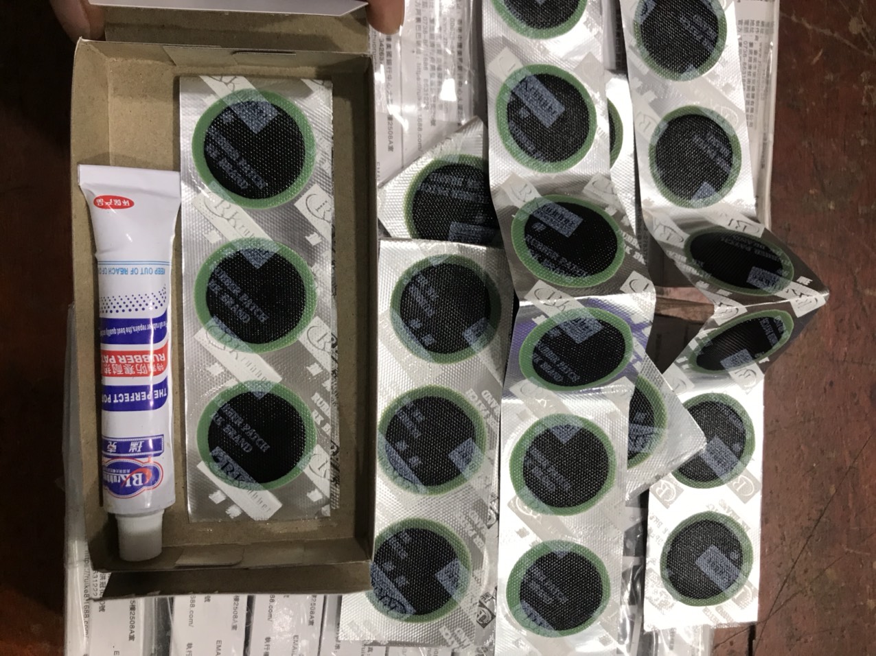 Miếng vá săm lốp dành cho xe đạp tròn rubber patch 36 miếng