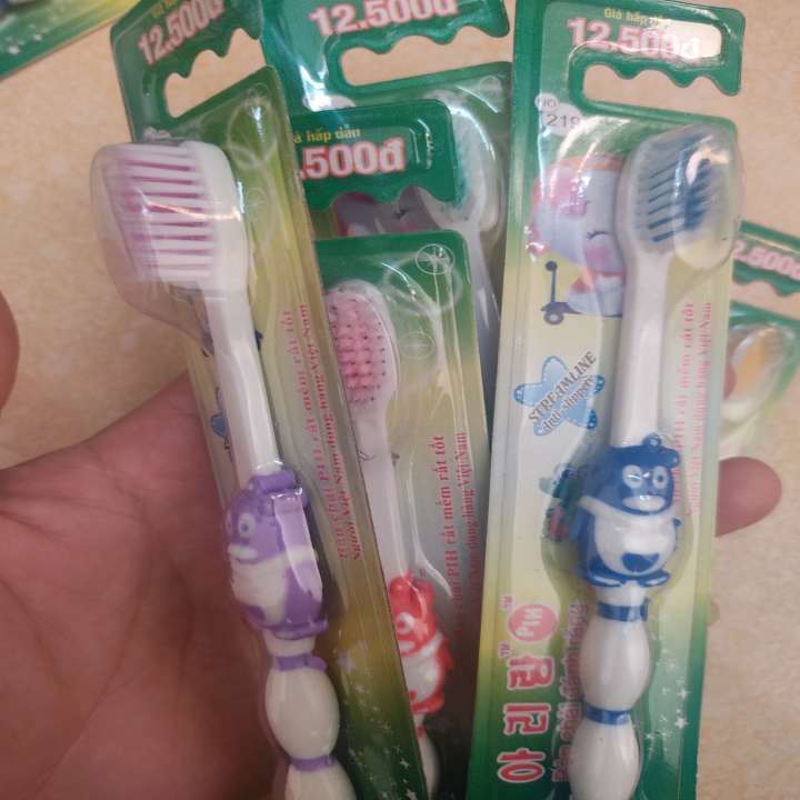 Bàn Chải Dánh răng Trẻ Em Vỉ 12 Chiêc