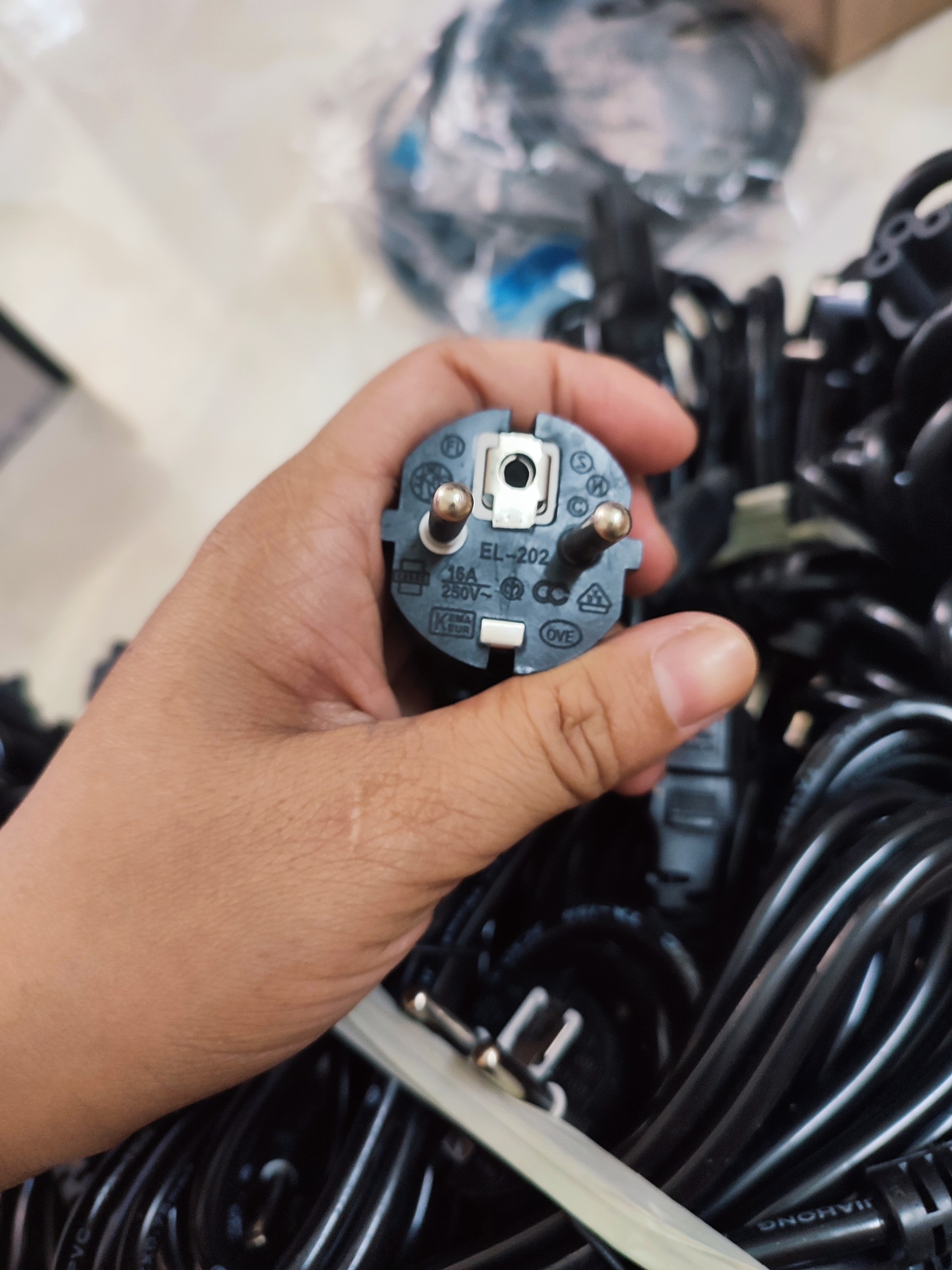 Dây nguồn tivi LG 3 lỗ