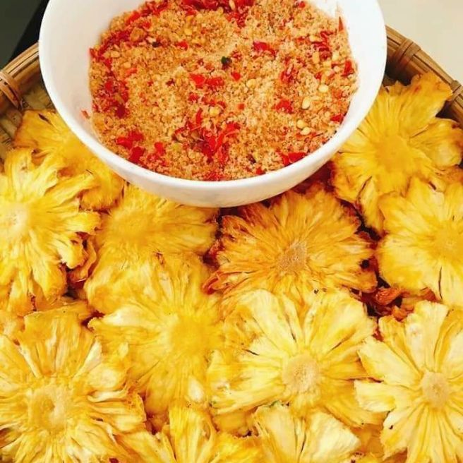 Thơm sấy dẻo muối ớt 500g .