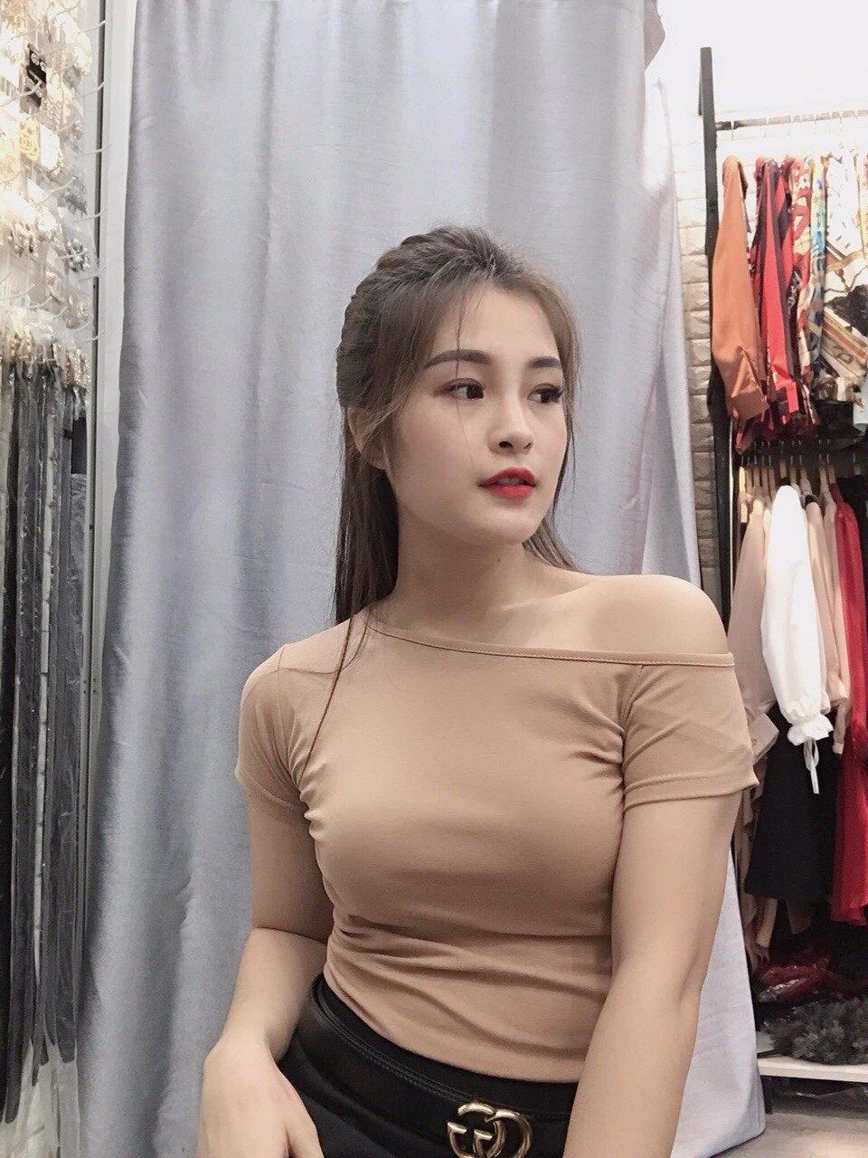Áo thun lệch vai