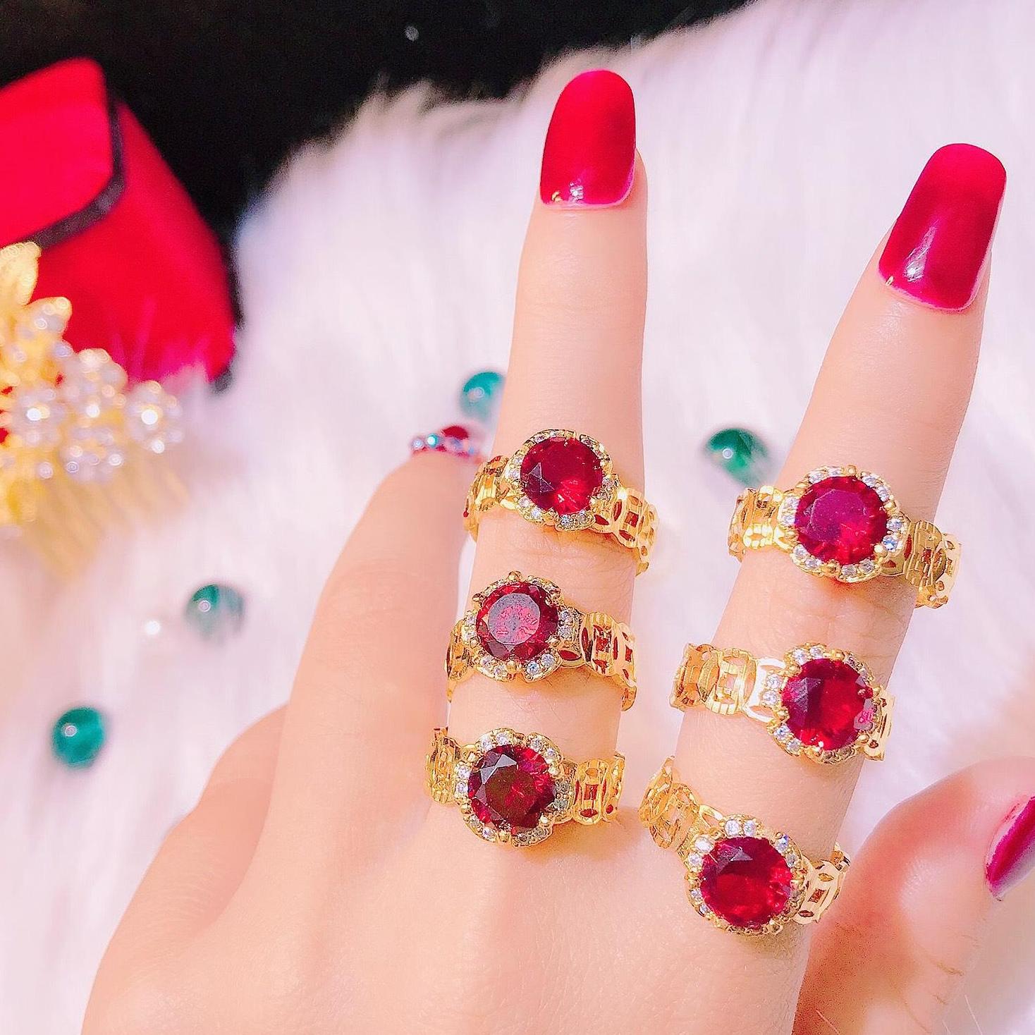 [HCM][GIÁ HỦY DIỆT] Nhẫn nữ vàng 18k nhẫn nữ kim tiền vàng hoa đá pha lê đỏ sáng lấp lánh rực rỡ quyến rũ chạm hoa văn tinh tế sang trọng mang tài lộc may mắn Trang Sức Gami VN08101910 - đeo đi tiệc đi chơi làm công sở cực sang chảnh và quý phái