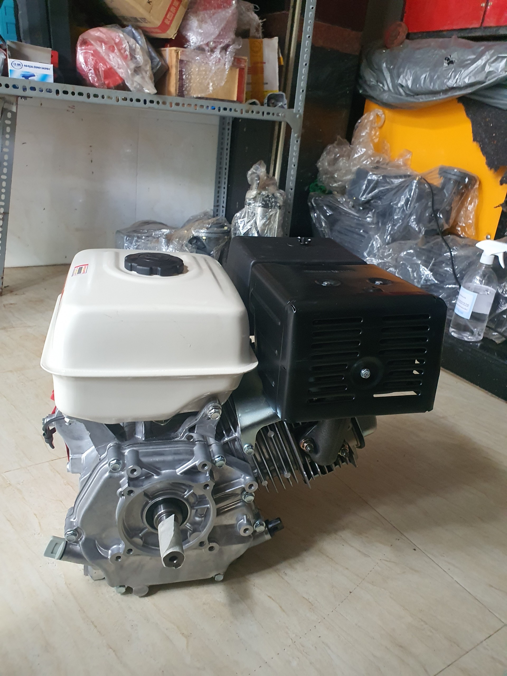 Động cơ xăng Vikyno 188F (13HP) cốt thẳng