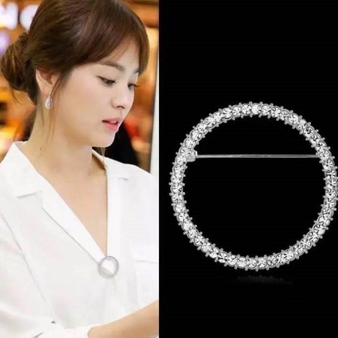 [HCM]Cài Áo  Hình Tròn Đính Đá Zircon  Chống Trượt Nịt Ren Khe Ngực Thời Trang Phong Cách Hàn CAHINHTRON04