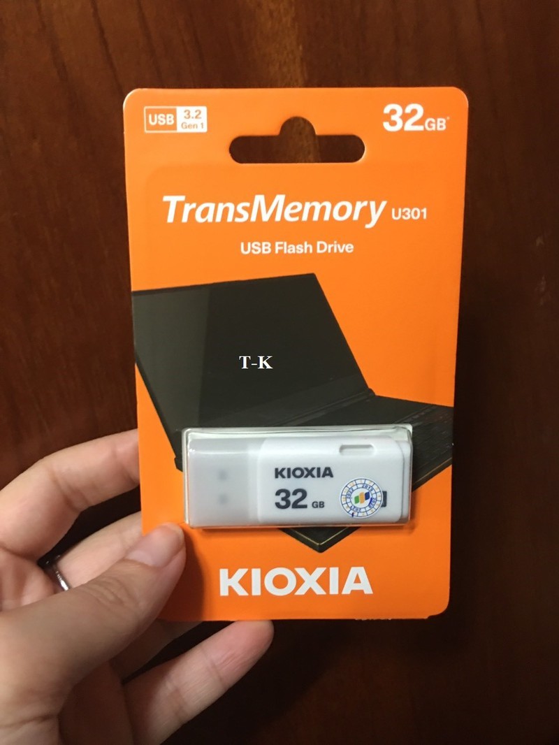 USB 3.2  Kioxia U301 32GB
