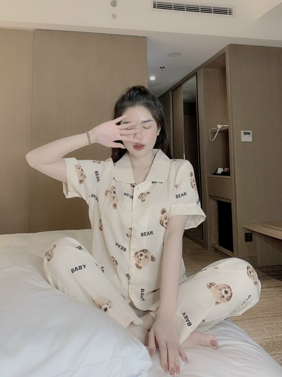 Bộ Lụa Mango Cao Cấp Cổ Sen Sang Trọng